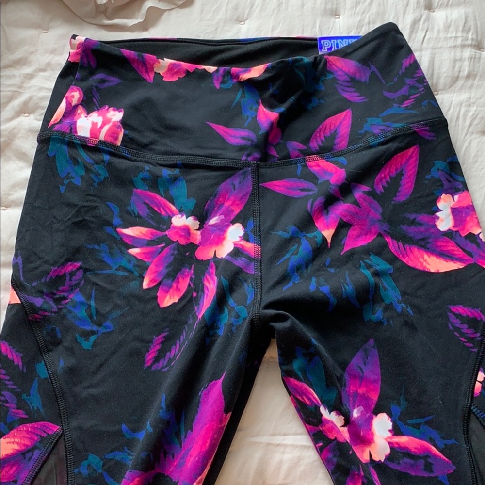 VS Pink workout leggings